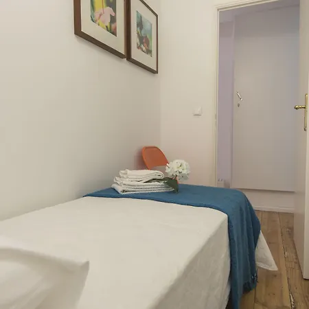 Apartament Universal *